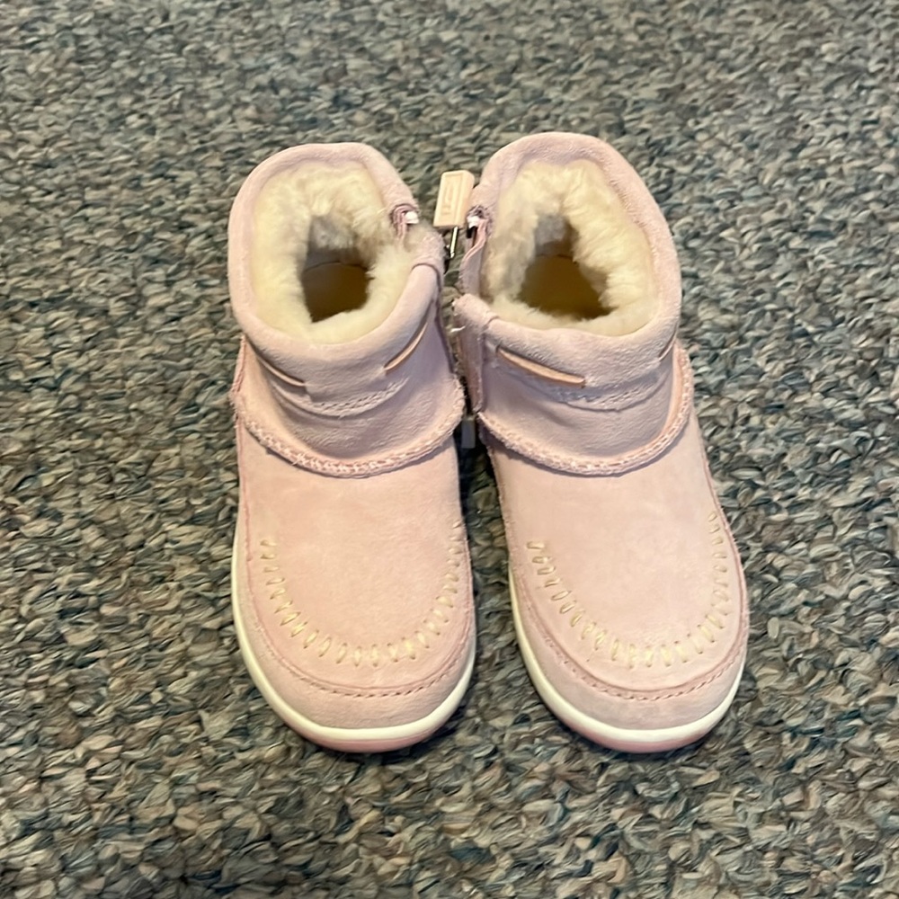 Like new Ugg boots
